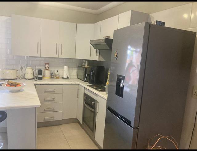3 BEDROOM TOWNHOUSE FOR SALE IN WATERVAL EAST